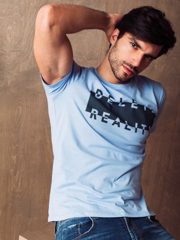 Muška majica u plavoj boji